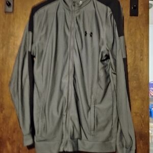 Under armour men's shirt medium